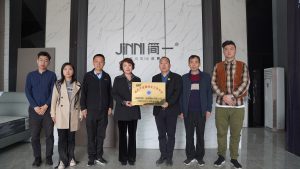 简一家居携手开封文化艺术职业学院举行挂牌仪式