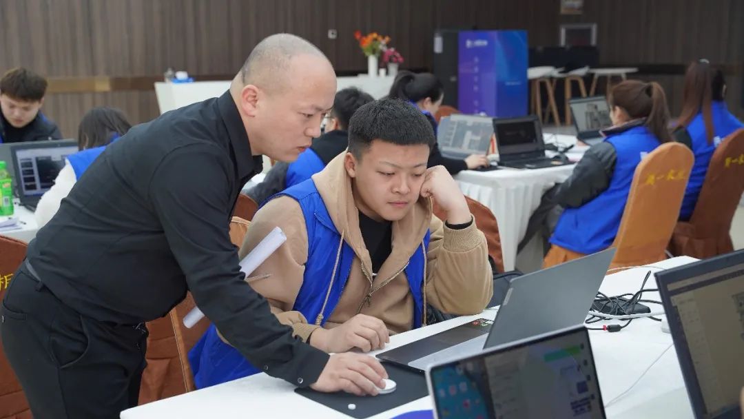 简一家居第二十六期精英设计训练营培训圆满结束！